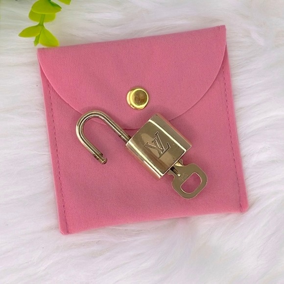 Louis Vuitton Padlock And Key #314 - Picture 6 of 9